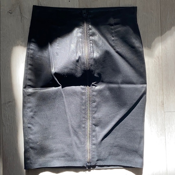 Black shine pencil skirt - Picture 4 of 5